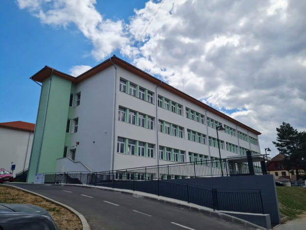 Megújult a csíkszeredai járóbeteg-rendelő! 🏥✨
Ez az RMDSZ kormányzati munkájának kézzelfogható eredménye, amely hosszú távon szolgálja a régióban élők egészségét, biztonságát és jövőjét. 💚