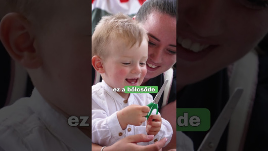 Köszöntöttük Balavásár első zsiráfját